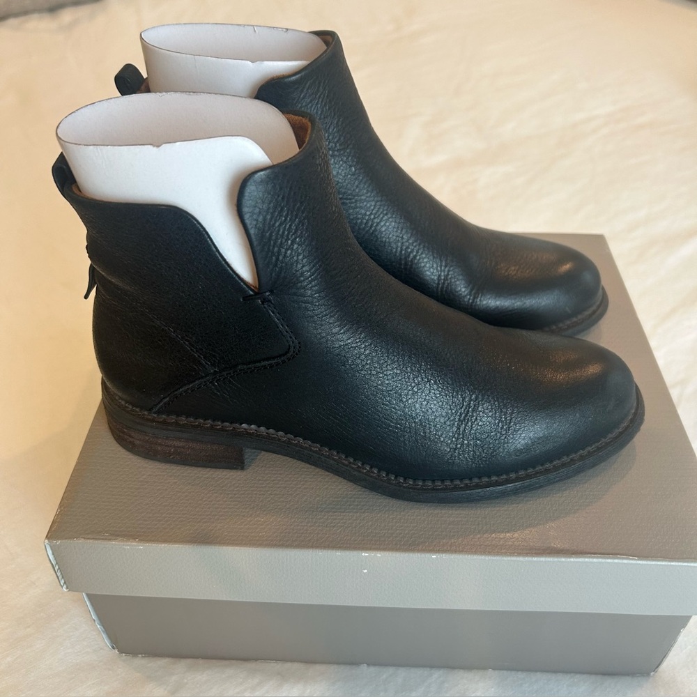 Franco Sarto Hyla Leather Bootie ~ Size 6.5 - Picture 4 of 6